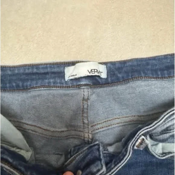 Stylish Distressed Blue Skinny Jeans - Picture 2 of 4